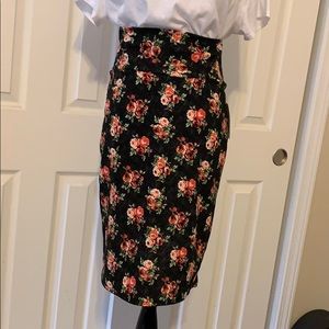 LuLaRue Cassie Skirt, medium gray floral
